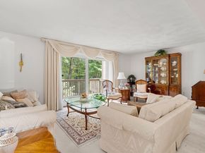 805 Lewis O Gray Dr 805, Saugus MA 01906