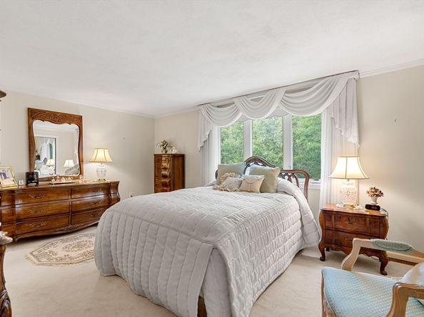 805 Lewis O Gray Dr 805, Saugus MA 01906