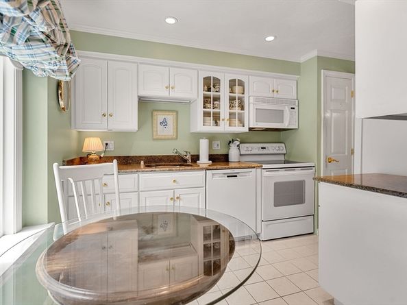 805 Lewis O Gray Dr 805, Saugus MA 01906