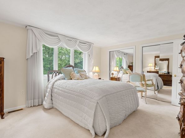 805 Lewis O Gray Dr 805, Saugus MA 01906