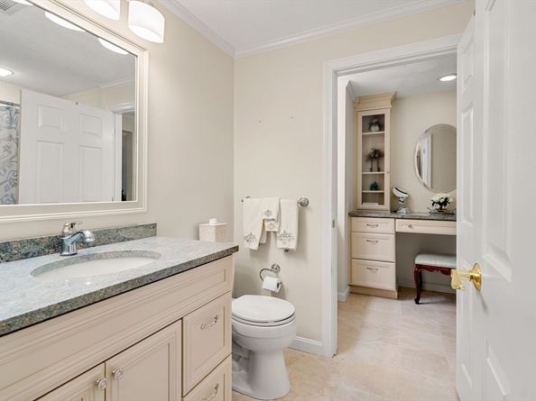 805 Lewis O Gray Dr 805, Saugus MA 01906