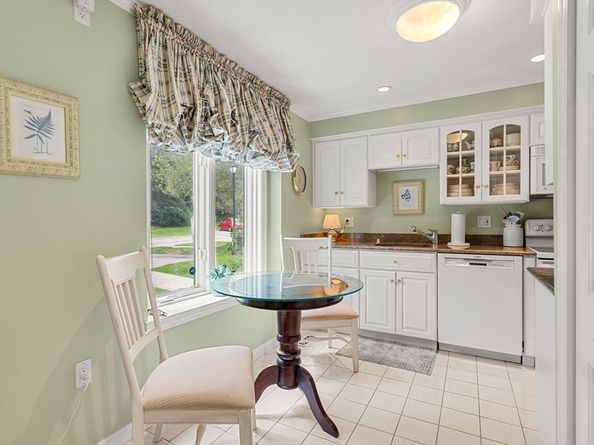 805 Lewis O Gray Dr 805, Saugus MA 01906