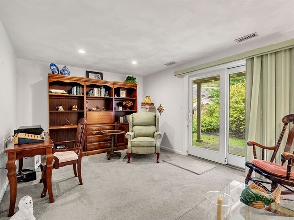 805 Lewis O Gray Dr 805, Saugus MA 01906