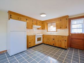 57 Beach St, Milford MA 01757