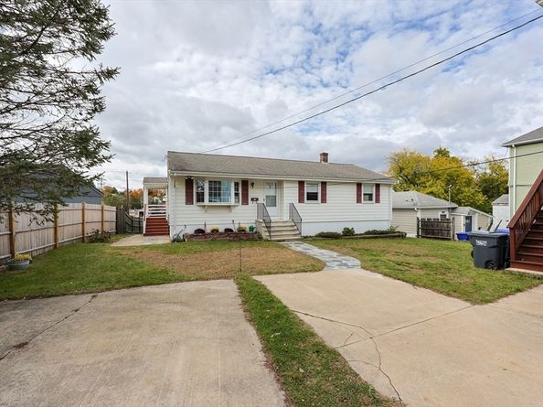 57 Beach St, Milford MA 01757