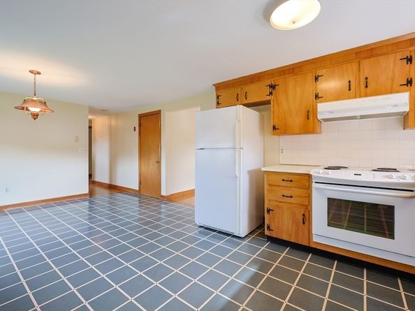 57 Beach St, Milford MA 01757