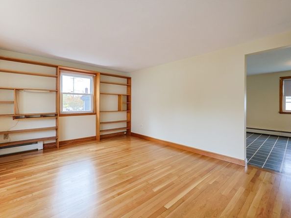 57 Beach St, Milford MA 01757