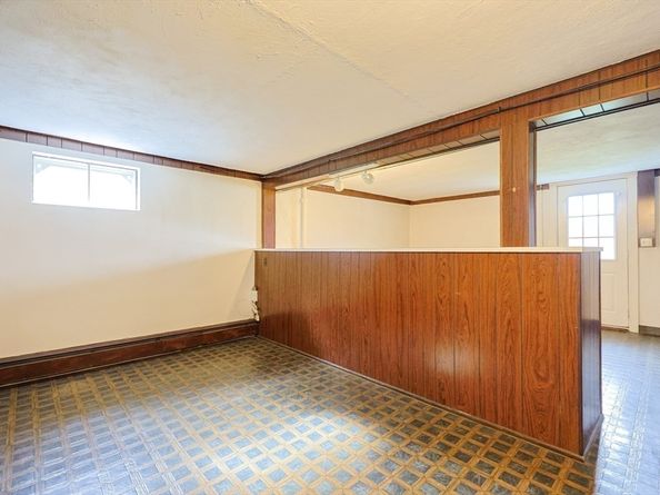 57 Beach St, Milford MA 01757