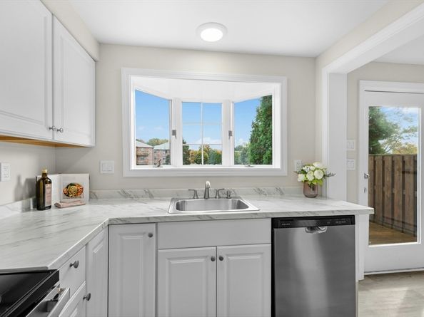 7 Mayberry Dr H, Westborough MA 01581