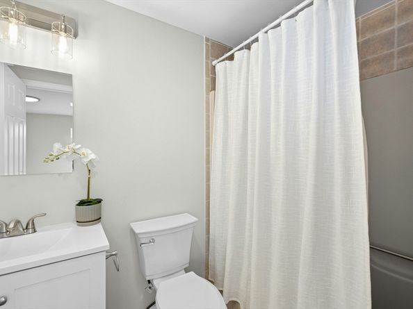 7 Mayberry Dr H, Westborough MA 01581