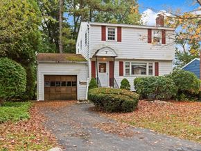 7 Debra Ln, Framingham MA 01701