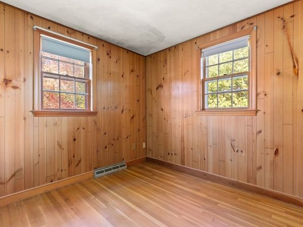 7 Debra Ln, Framingham MA 01701