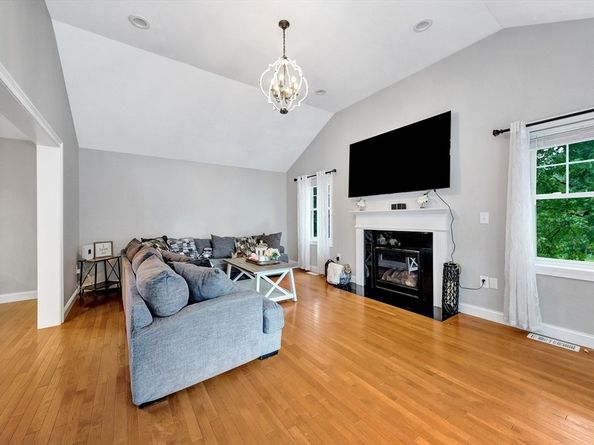 5 Oak Street, Wilmington MA 01887