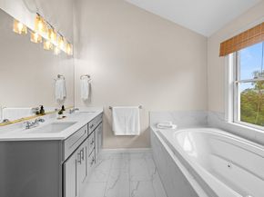 45 Piccadilly Way, Westborough MA 01581