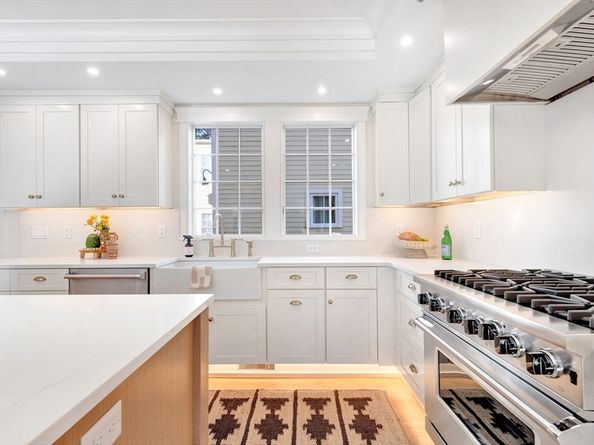 11 Orange St 2, Newburyport MA 01950