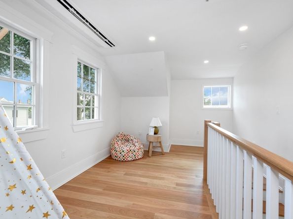 11 Orange St 2, Newburyport MA 01950