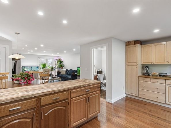 10 Eagle Dr 10, Douglas MA 01516