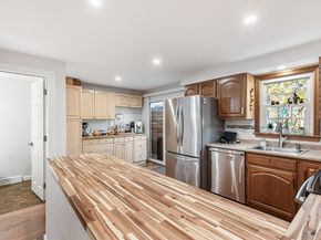 10 Eagle Dr 10, Douglas MA 01516