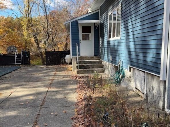 5 Amber St, Worcester MA 01602