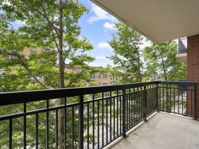 60 Longwood Ave 307, Brookline MA 02446