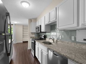 60 Longwood Ave 307, Brookline MA 02446