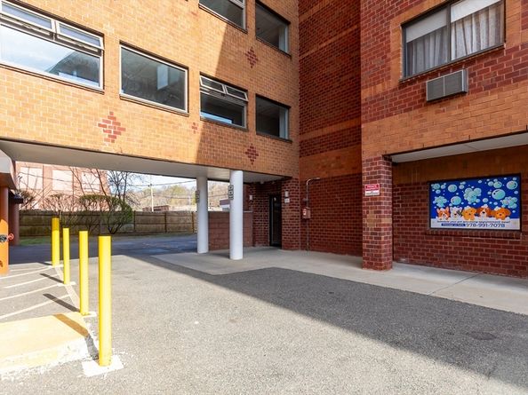 111 Foster Unit 416, Peabody MA 01960