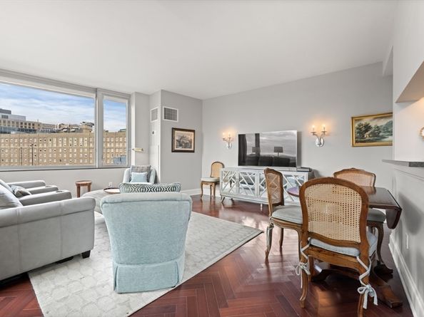 1 Charles St South 1110, Boston MA 02116