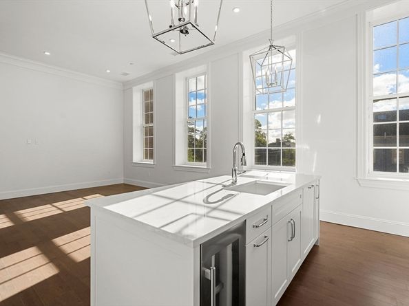 20 Mechanic Square 3, Marblehead MA 01945