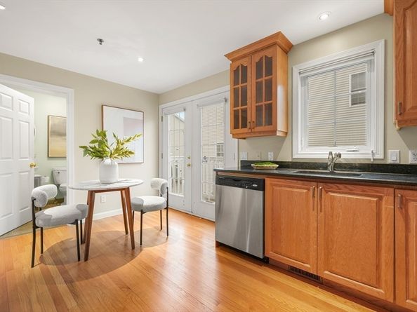 40 Myrtle St 9, Waltham MA 02453