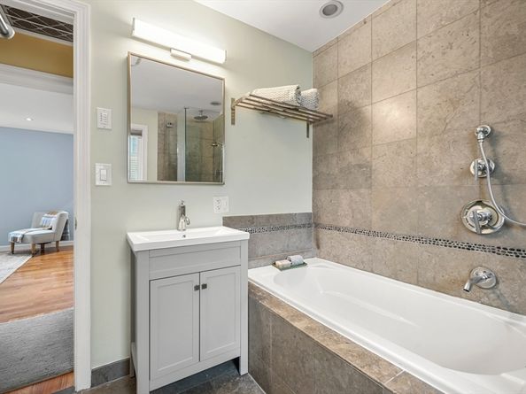 40 Myrtle St 9, Waltham MA 02453