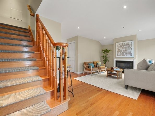40 Myrtle St 9, Waltham MA 02453