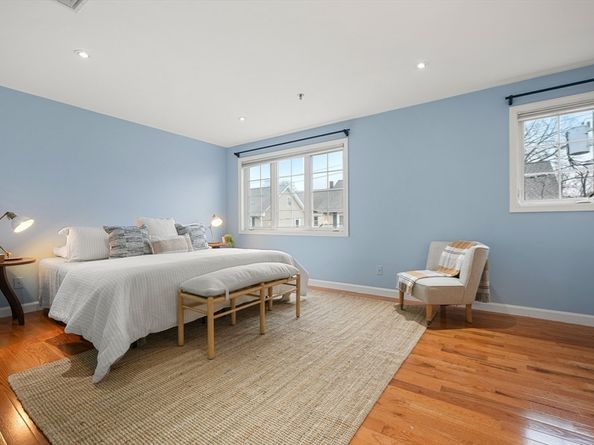 40 Myrtle St 9, Waltham MA 02453