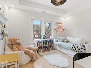 16-18 Josselyn Pl 16, Newton MA 02461