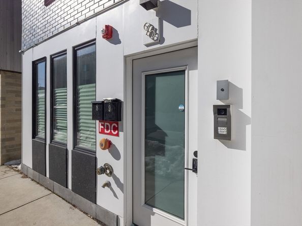 96 Cottage St 8, Boston MA 02128