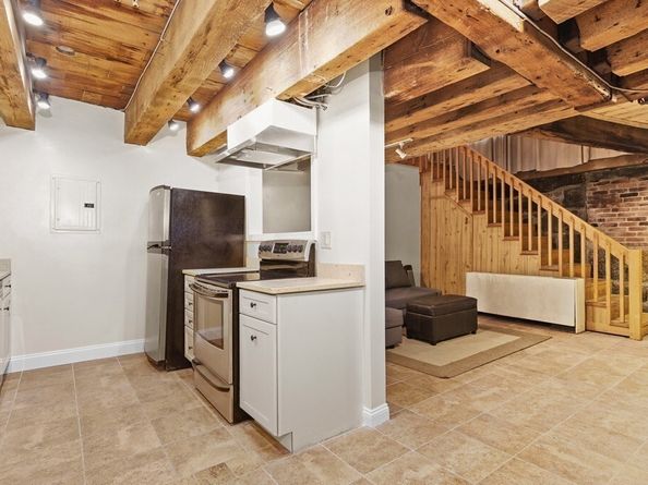 90 Commercial St 1A, Boston MA 02109