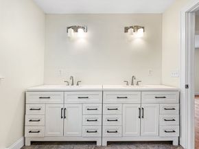 12 Beale Street, Worcester MA 01606