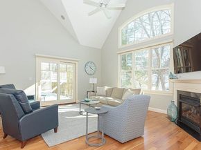 20 White Oaks Lane 20, Reading MA 01867