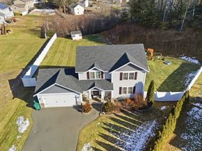 18 Downy Cir, Fitchburg MA 01420