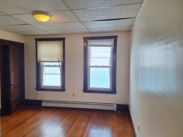 70 Sterling St, Worcester MA 01610