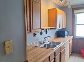 70 Sterling St, Worcester MA 01610