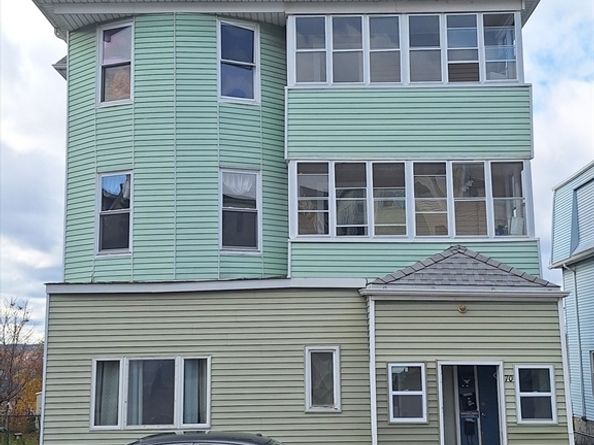 70 Sterling St, Worcester MA 01610