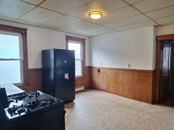 70 Sterling St, Worcester MA 01610