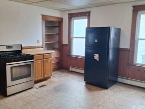 70 Sterling St, Worcester MA 01610