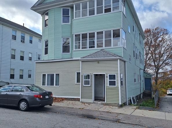 70 Sterling St, Worcester MA 01610