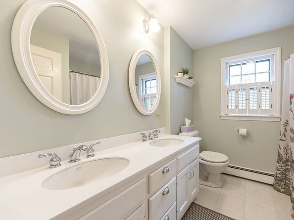 11 Garry Dr, Medfield MA 02052