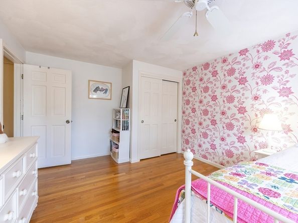 11 Garry Dr, Medfield MA 02052