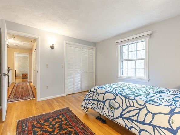 11 Garry Dr, Medfield MA 02052