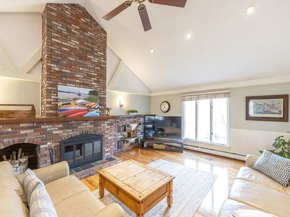 11 Garry Dr, Medfield MA 02052