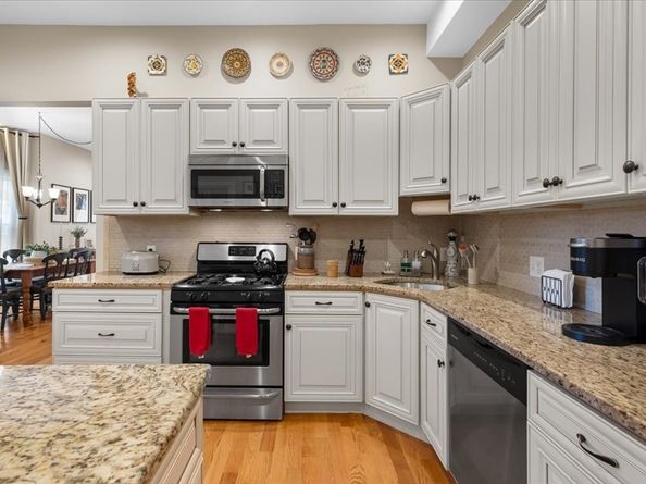 2-4 Garfield  Ave 1, Boston MA 02136