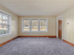 66 S Main St, Ashburnham MA 01430